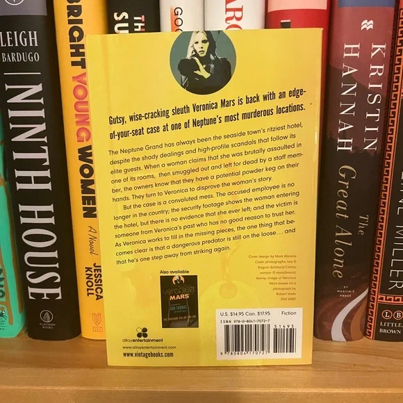 4/$25 Veronica Mars: Mr. Kiss and Tell - Picture 2 of 3